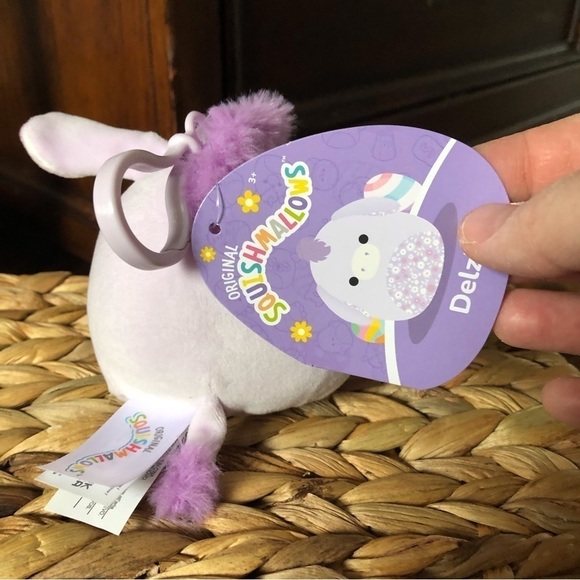 Squishmallows Delhi the Easter Donkey 3” clip - Picture 3 of 9